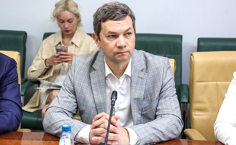 Совещание Комитета Совета Федерации по федеративному устройству, региональной политике, МСУ и делам Севера совместно с АО «Корпорацией развития Дальнего Востока и Арктики»