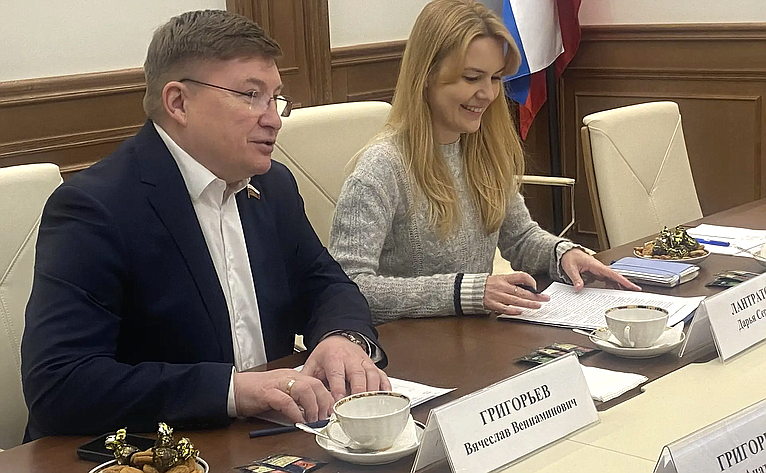 Вячеслав Григорьев и Дарья Лантратова провели встречу с участниками проекта «Северодонецк. Пермский период»