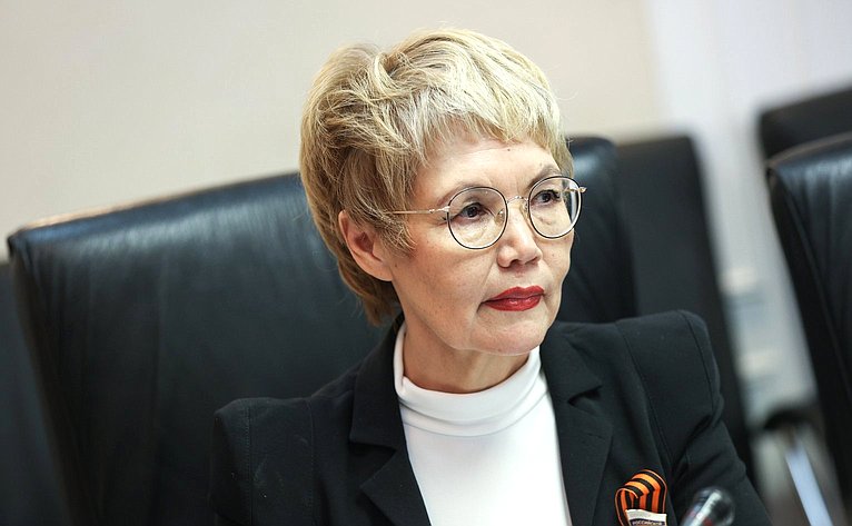 Дина Оюн