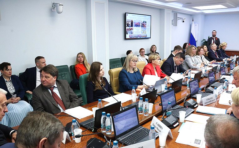Расширенное заседание Комитета СФ по социальной политике (в рамках Дней Волгоградской области в Совете Федерации)