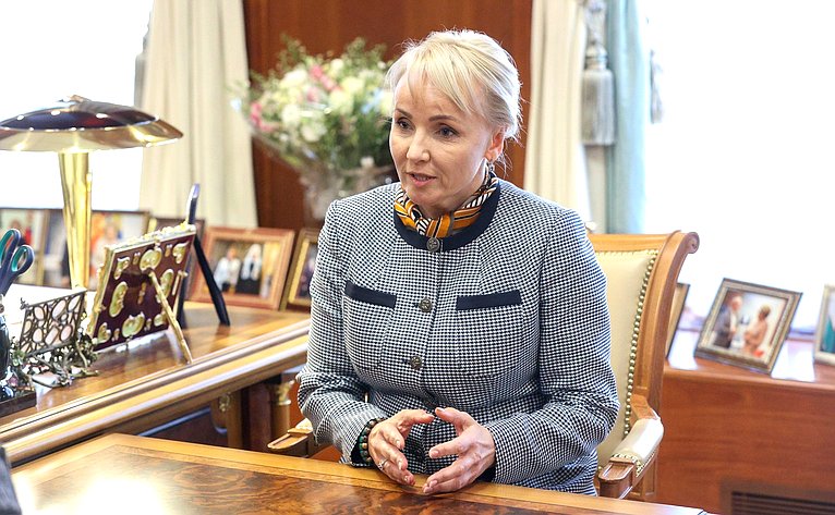 Председатель Совета Федерации Валентина Матвиенко провела встречу с губернатором Еврейской автономной области (ЕАО) Марией Костюк
