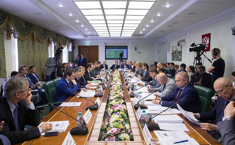 Заседание Комитета СФ по аграрно-продовольственной политике и природопользованию с участием представителей власти Калужской области