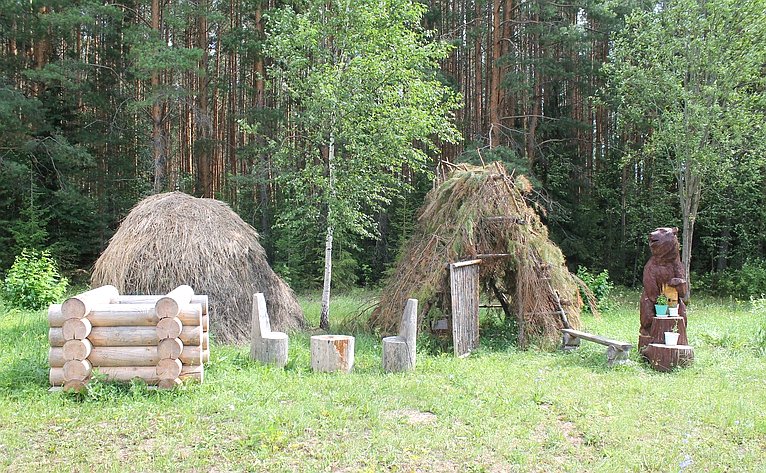 Сергей Мартынов ознакомился с ходом модернизации туристического объекта региона – резиденцией марийского Деда Мороза Йушто Кугыза