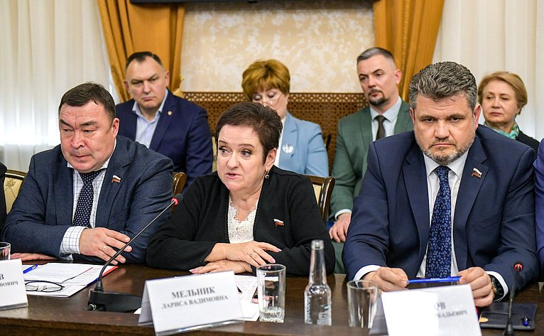 Вячеслав Тимченко провел расширенное заседание по вопросам контрольно-надзорной деятельности в Республике Хакасия