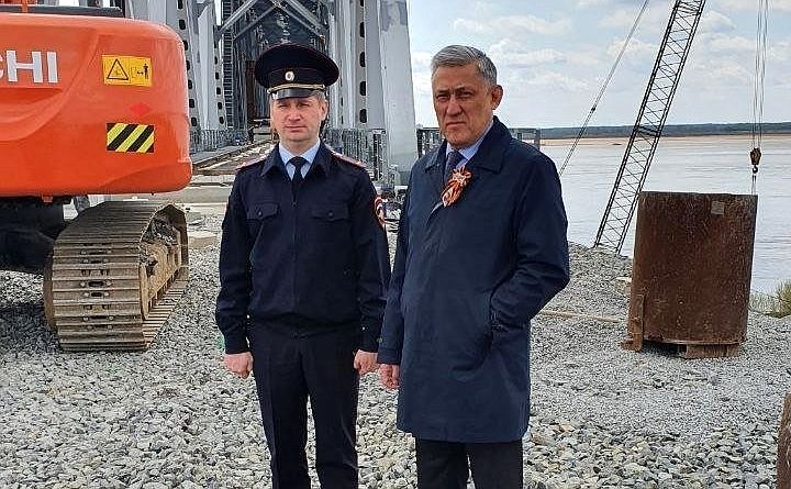 Юрий Валяев посетил строительную площадку трансграничного железнодорожного мостового перехода в селе Нижнеленинское Еврейской автономной области