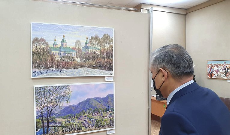 Юрий Валяев принял участие в открытии межрегионального выставочного проекта «Биробиджанская осень»