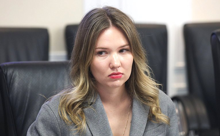 Круглый стол Комитета СФ по социальной политике на тему «Вопросы профессиональной самореализации молодых граждан России: современные вызовы и перспективы»