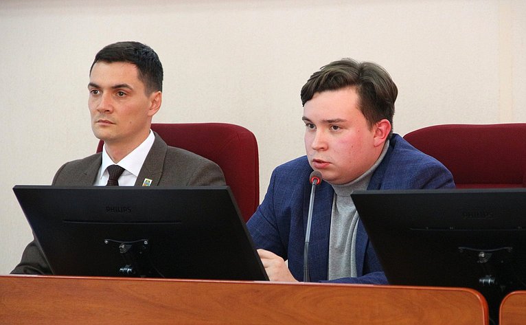 Роман Маслов вместе с Молодежным парламентом города Череповца и АНО «Наука любви к Отечеству» дал старт новому образовательному проекту «История без вымысла», направленному 
на сохранение истории нашей страны