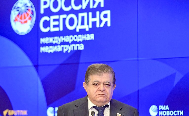 В пресс-центре МИА «Россия сегодня» прошла пресс-конференция по представленному докладу Международного общественного трибунала по преступлениям украинских неонацистов «Пытки российских военнослужащих: свидетельства освобожденных из украинского плена»
