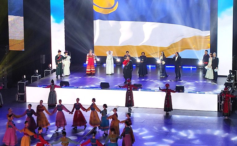 Праздничный концерт в честь национального праздника Сагаалгана — Белого месяца, Нового года по лунному календарю