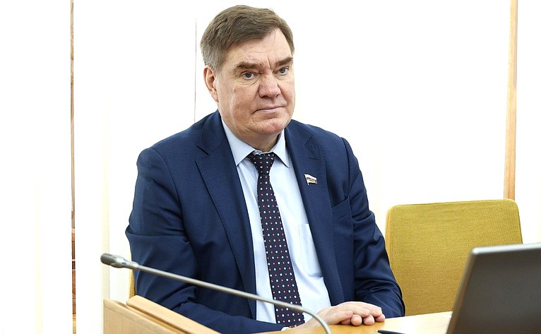 Александр Савин принял участие в заседании Законодательного Собрания региона