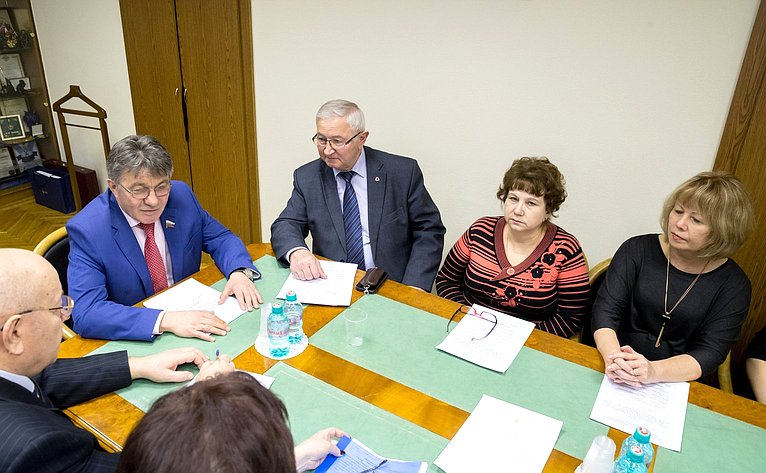 Встреча В. Озерова с членами Правления общественной организации семей погибших защитников Отечества