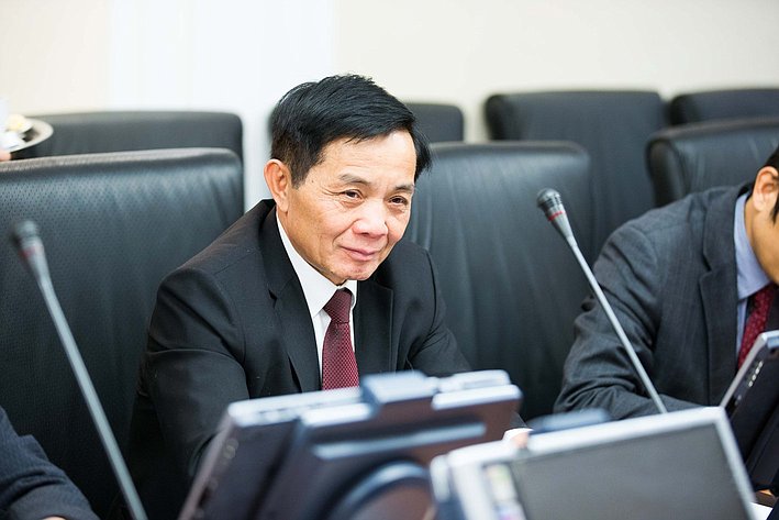 А. Майоров встретился с заместителем председателя экономического Комитета Национального собрания Вьетнама