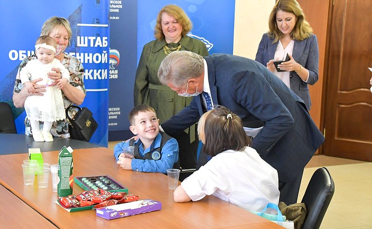 Сергей Лукин в ходе работы в регионе принял участие в акции «Собери ребенка в школу»
