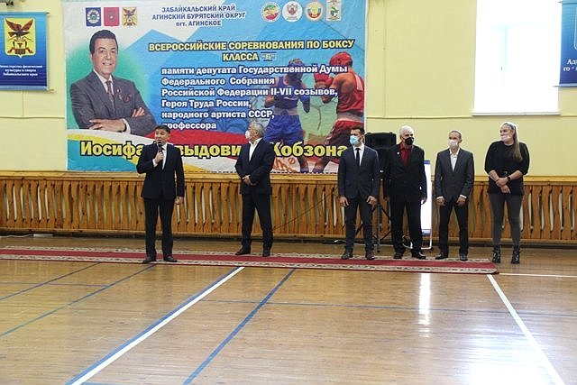 Баир Жамсуев в ходе своей рабочей поездки по региону, принял участие в церемонии торжественного открытия XVII Всероссийского соревнования по боксу