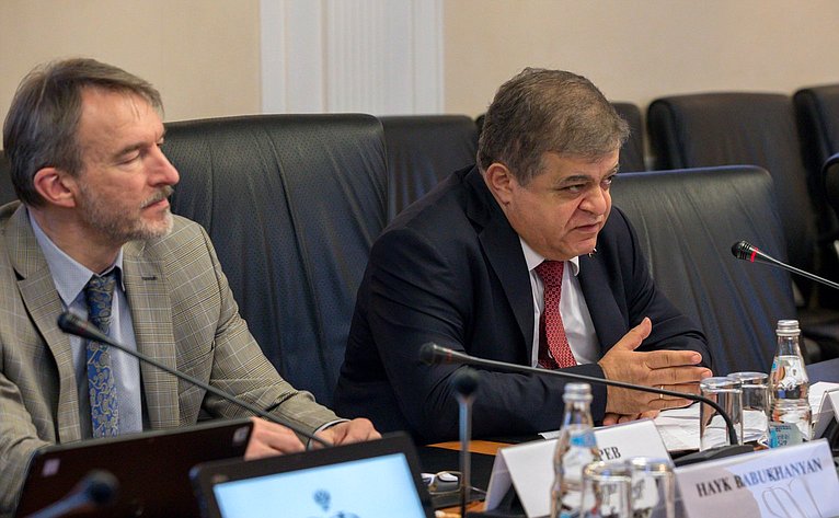 В. Джабаров провел встречу с депутатом Парламента Армении, членом ПА ОБСЕ Т. Уриханяном