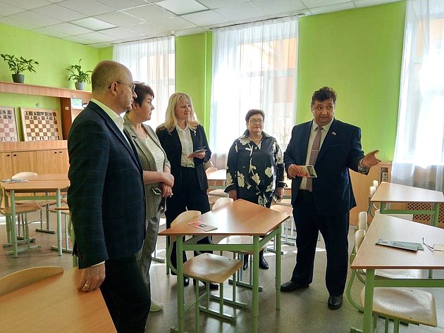Олег Цепкин посетил школу в Челябинске, где обсудил результаты и перспективы проекта «Шахматный всеобуч»