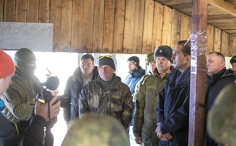 Андрей Хапочкин в рамках поездки в регион проконтролировал ход подготовки сахалинцев, мобилизованных для участия в специальной военной операции