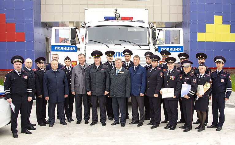 Денис Гусев поздравил сотрудников ГИБДД Ненецкого автономного округа с юбилеем основания автоинспекции
