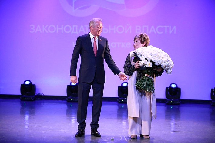 Валерий Пономарев принял участие в торжественном мероприятии, посвященном 30-летию образования регионального Законодательного Собрания