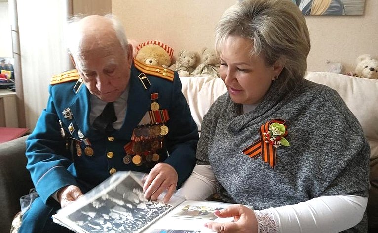 Елена Писарева поздравила новгородских ветеранов с наступающим Днем Победы