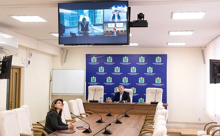 Анатолий Артамонов в режиме видеоконференцсвязи принял участие в совещании с Министром промышленности и торговли РФ Денисом Мантуровым