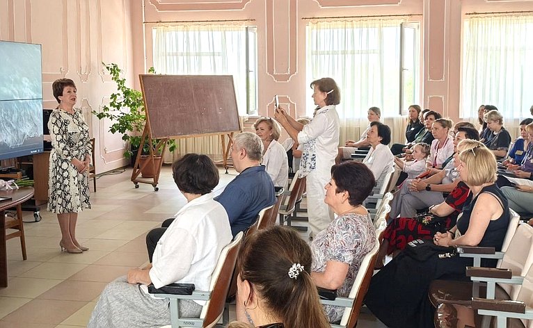 Екатерина Алтабаева в преддверии Дня медицинского работника побывала в двух севастопольских больницах