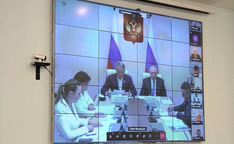 Заседание «круглого стола» в Санкт-Петербургском университете противопожарной службы МЧС России