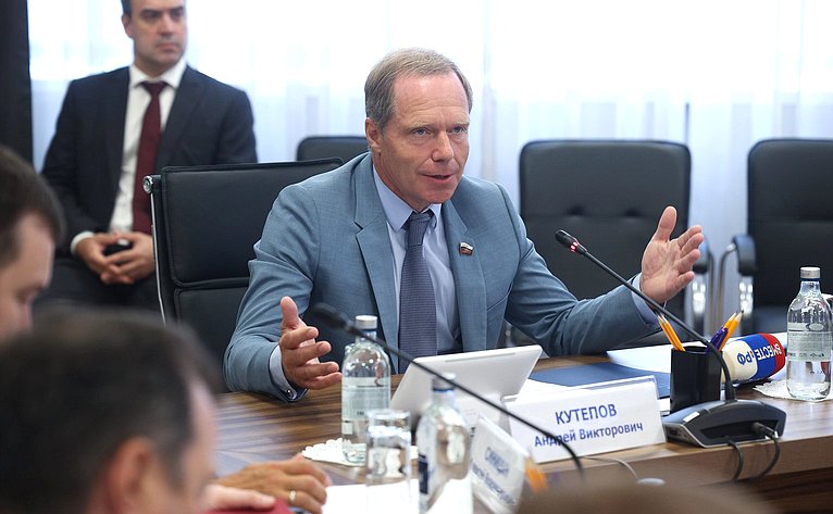 Андрей Кутепов