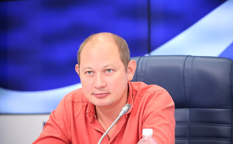 Константин Косачев принял участие в пресс-конференции, посвященной старту проекта «Рыцари детства» (фото ТАСС)