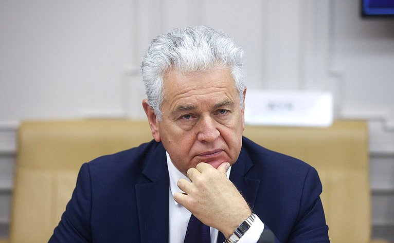 Круглый стол на тему «Пути решения ключевых стратегических задач по производству высоколокализованной конкурентоспособной продукции автомобильной отрасли»