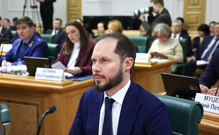 Парламентские слушания на тему «Вопросы повышения эффективности управления многоквартирными домами: основные подходы и предложения»