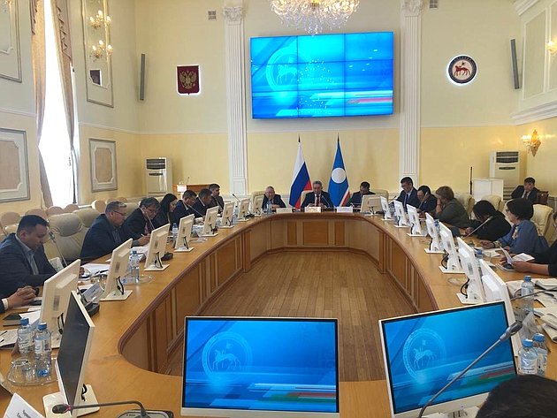 Егор Борисов принял участие в круглых столах, семинарах, заседании Совета молодых фермеров Якутии
