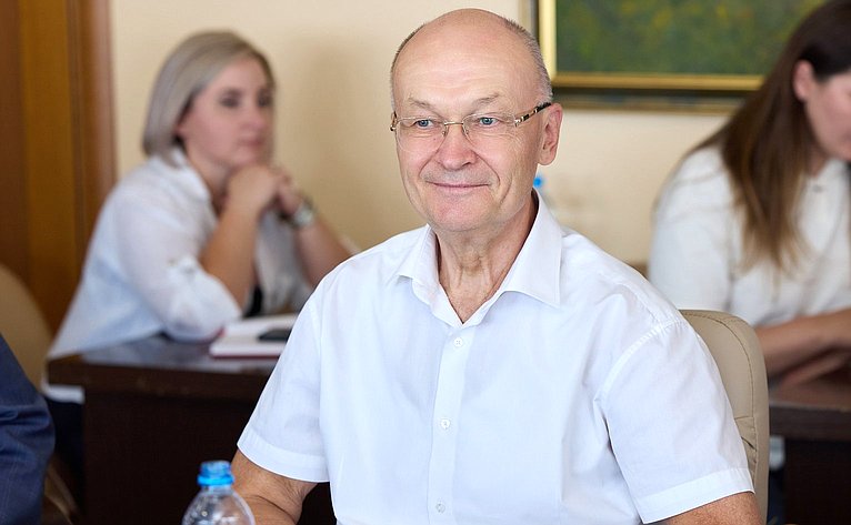 Владимир Киселев
