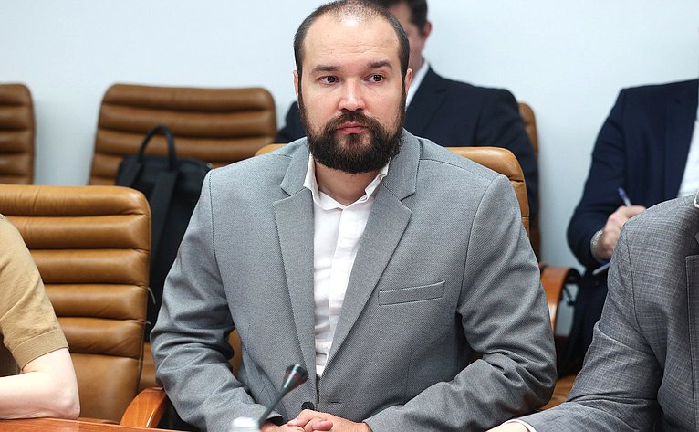 Заседание секции «Цифровая трансформация транспорта» на тему «Электронный документооборот между федеральными органами власти и участниками перевозочного процесса»