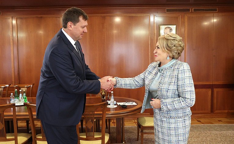 Валентина Матвиенко провела встречу с губернатором Запорожской области Евгением Балицким