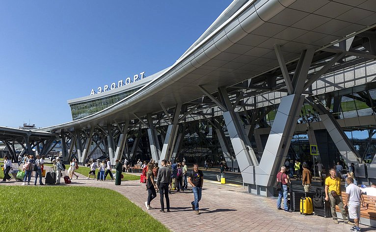 Андрей Хапочкин принял участие в торжественной церемонии открытия нового аэровокзала в Южно-Сахалинске