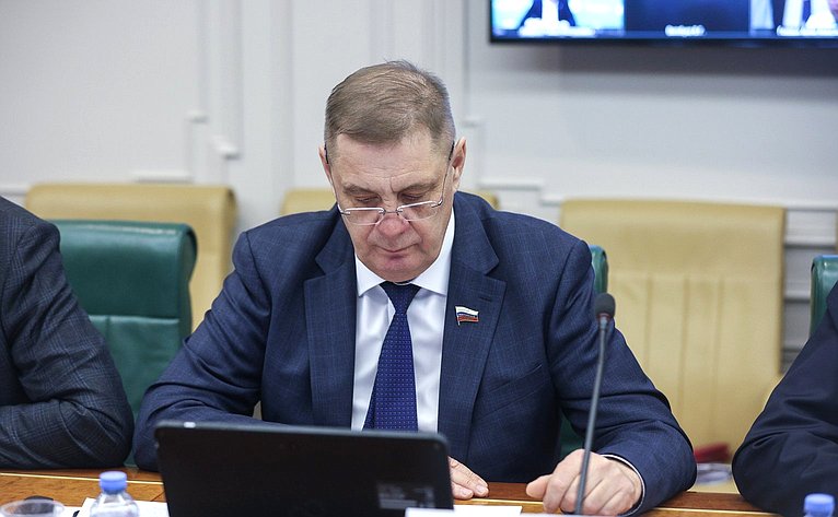 Николай Семисотов