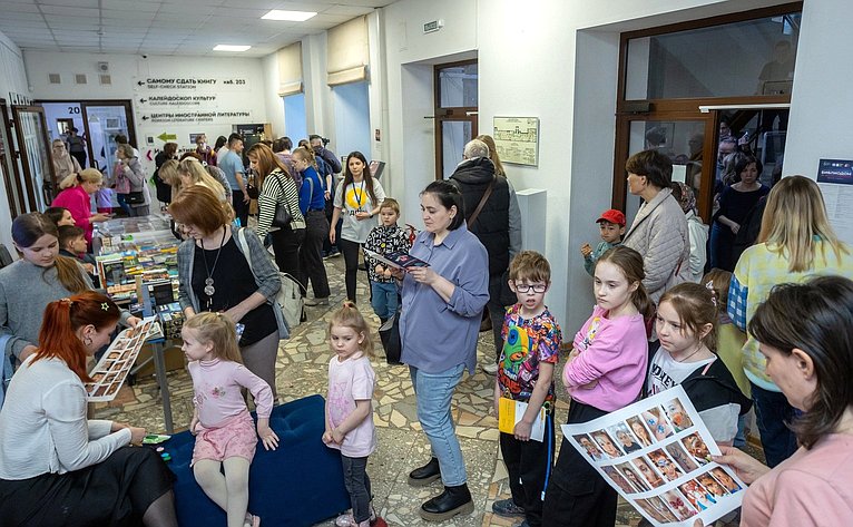 Александр Карелин принял участие во Всероссийской акции «Библионочь», прошедшей, в том числе, и на площадке Новосибирской государственной областной научной библиотеки