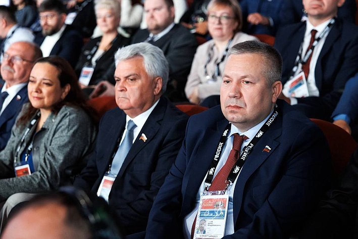 Сенаторы РФ приняли участие в мероприятиях выставки «Платформа будущего: Регион-2030»