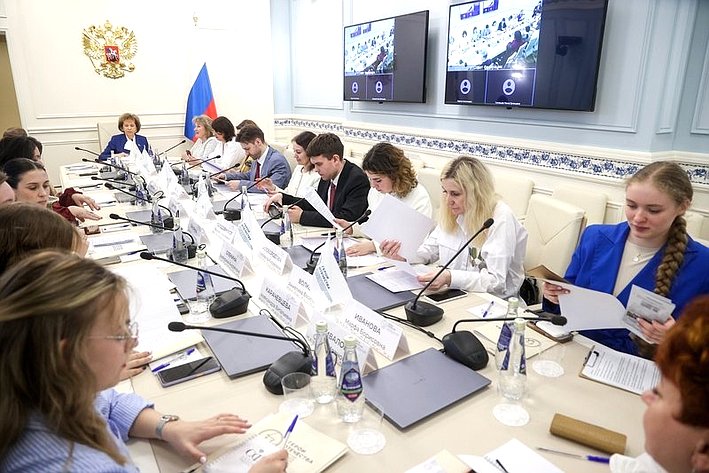 Людмила Скаковская провела встречу по вопросам совершенствования законодательства в сфере исторического и культурного просвещения молодежи Российской Федерации