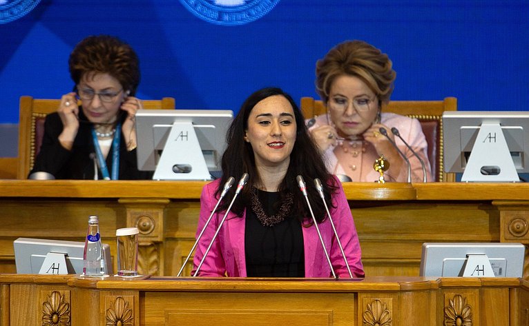 Пленарное заседание Третьего Евразийского женского форума «Женщины: глобальная миссия в новой реальности»