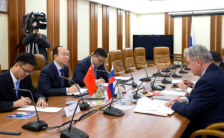 Встреча В. Бондарева с военным атташе Китая в РФ