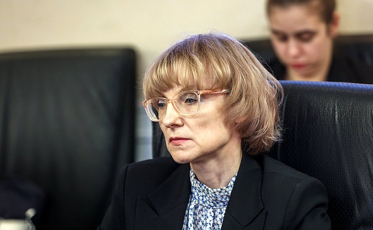 Круглый стол на тему «Решающая роль в Победе над гитлеровской Германией как одна из основ международного статуса России. Против покушений на историческую правду»