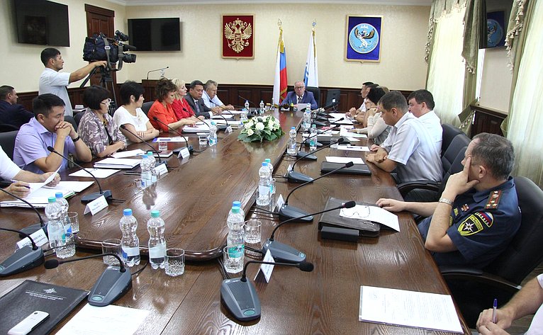 В. Полетаев