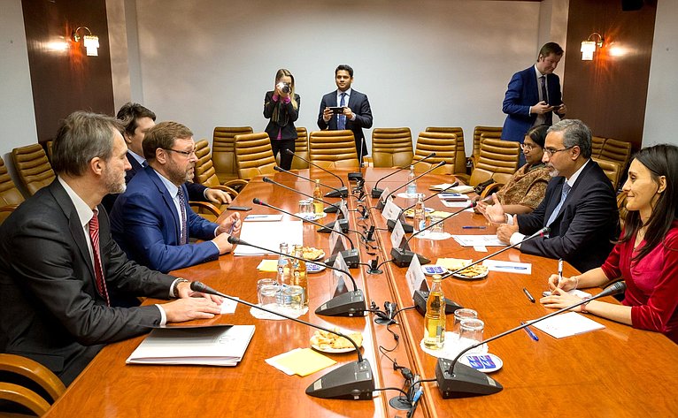Встреча К. Косачева c Чрезвычайным и Полномочным Послом Индии в России Д. Бала Венкатеш Варма