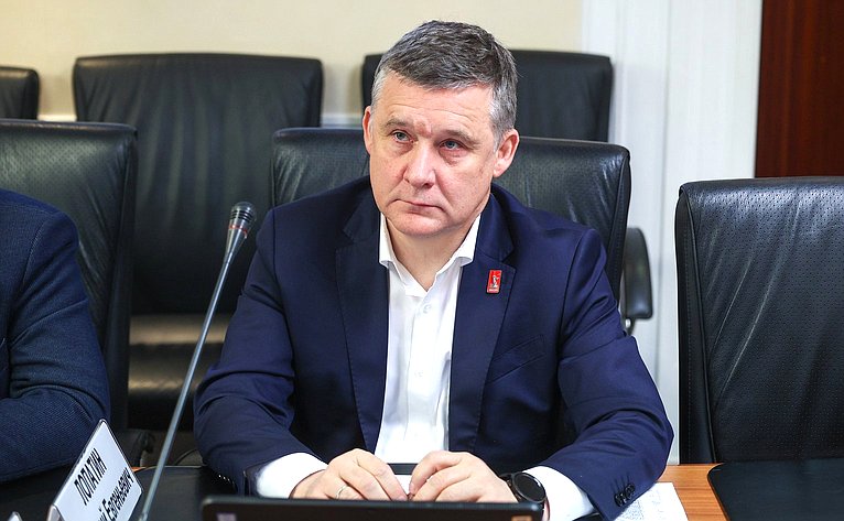 Рабочее совещание Совета по вопросам развития Сибири при Председателе Совета Федерации «О мерах по стабилизации ситуации в угледобывающих регионах Сибири»