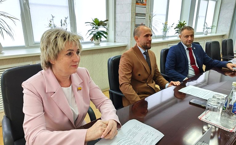 Николай Владимиров провел встречу с руководством одного из крупнейших предприятий республики ПАО «Химпром»