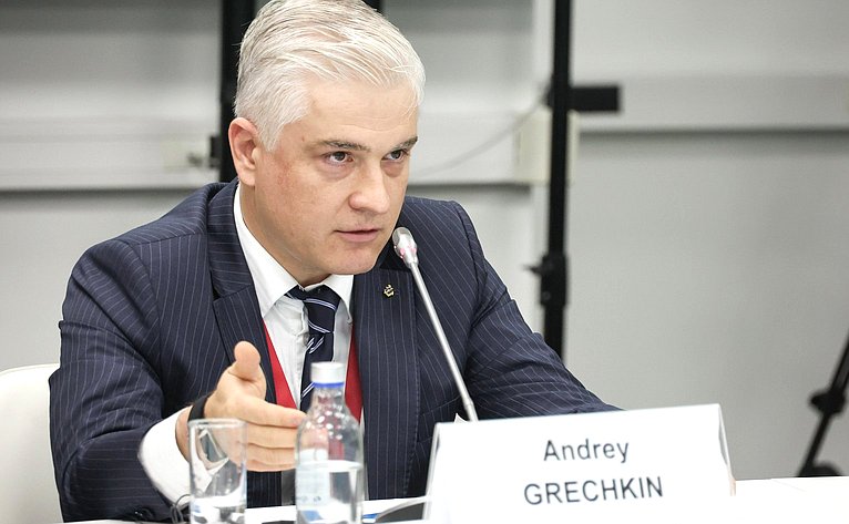 Экспертная сессия «Логистика рыбной продукции: поможет ли биржа убрать посредников?». X Восточный экономический форум