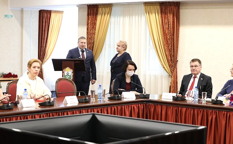 Денис Гусев принял участие в работе отчётно-выборной конференции Ненецкой окружной организации «Всероссийское общество инвалидов»
